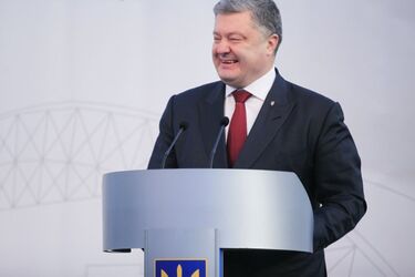 Порошенко после смеха Кошевого над его болезнью улыбнулся 'козацкой дуле', видео