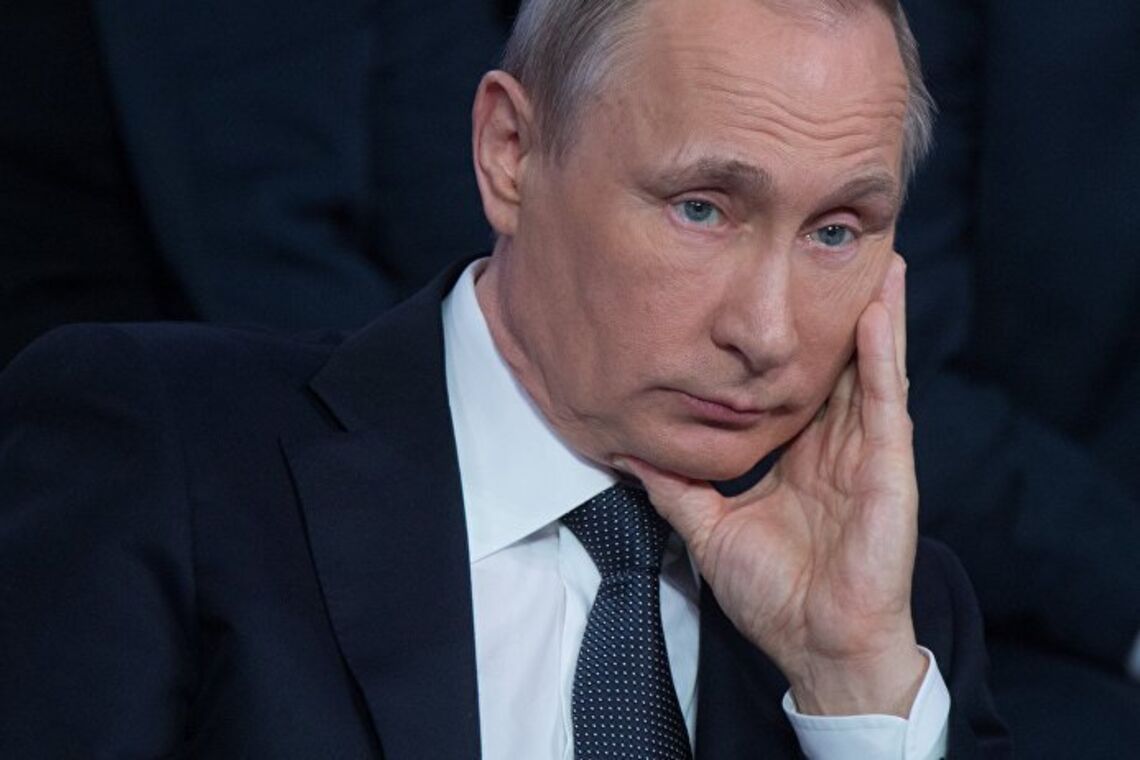 'Танцевали на столе': несуразное фото Путина вызвало шквал насмешек