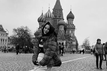 Марьяна Ро оголила живот на Красной площади, фото