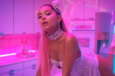 7 rings: перевод хита Арианы Гранде