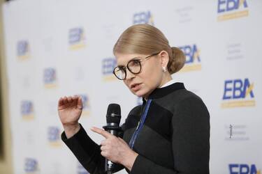 Усуне саму себе? Тимошенко жорстко висміяли за її імпічменти