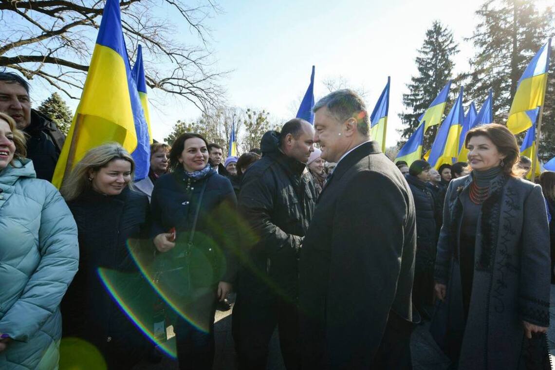 'Трус и слабак'. Бегущий Порошенко сравнён с Януковичем