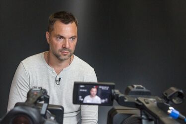 Пожар как политтехнология. Арестович о поджогах магазинов Roshen