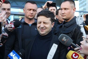 Зеленский побеждает Порошенко: в сеть слили данные Центра Разумкова