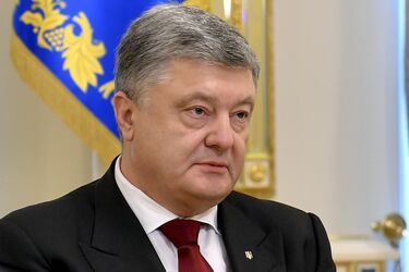 'Вистрілив собі ж в ногу': Порошенко впав в рейтингах букмекерів