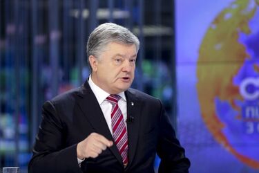 Опора: 15 райдержадміністрацій Київщини публікують незаконну агітацію за Порошенка