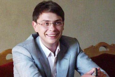 В Україну екстрадують підозрюваного, який дає показання на Порошенка, - Лещенко