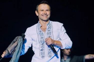 В вышиванке на выборы: как Вакарчук и Порошенко внезапно объединились