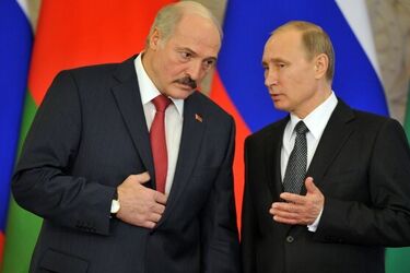 Лукашенко швырнул стул при Путине? Что за ЧП обсуждают в сети