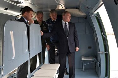 'Подпорки выкрутило': в сети смеются над последним фото ног Путина