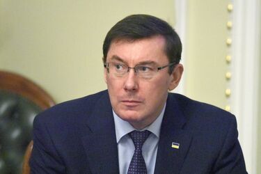Нардеп назвал причину, почему Зеленский не может продавить отставку Луценко