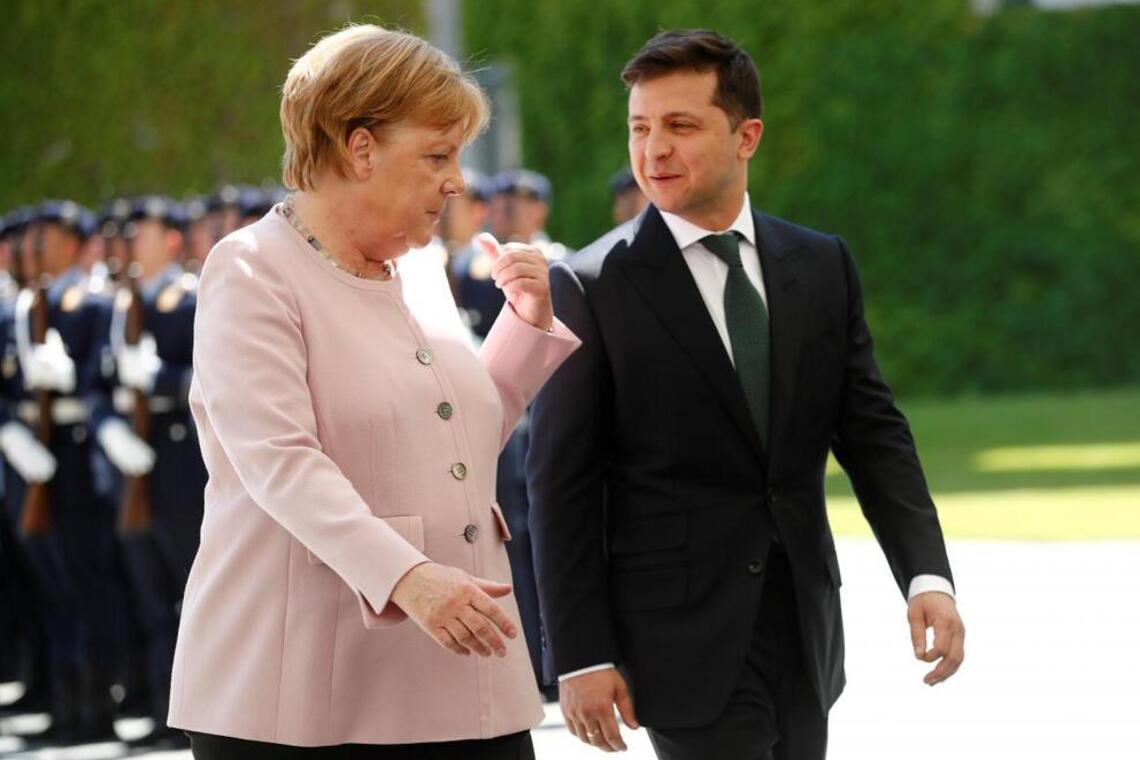 'Похоже на паническую атаку': что случилось с Меркель на встрече с Зеленским, видео