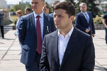 'Гей ти, чорт!' Зеленському запропонували, як оригінально звертатися до чиновників