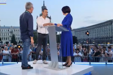 Вакарчук грубо обійшовся з гендиректором 1+1 Ткаченком в прямому ефірі, відео