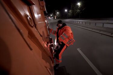 Контракти: скачати пісню Grebz онлайн