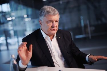 'Угрожал следователям': как вел себя Порошенко во время допроса