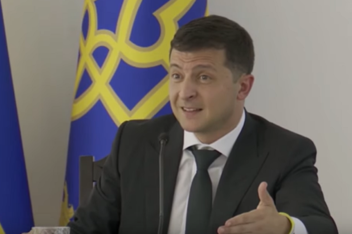 Зеленский в Житомире послал Порошенко, видео