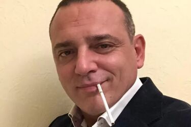 'Тупа вівця':'Слуга народу' Бужанський отримав ляпаса за образу журналістки