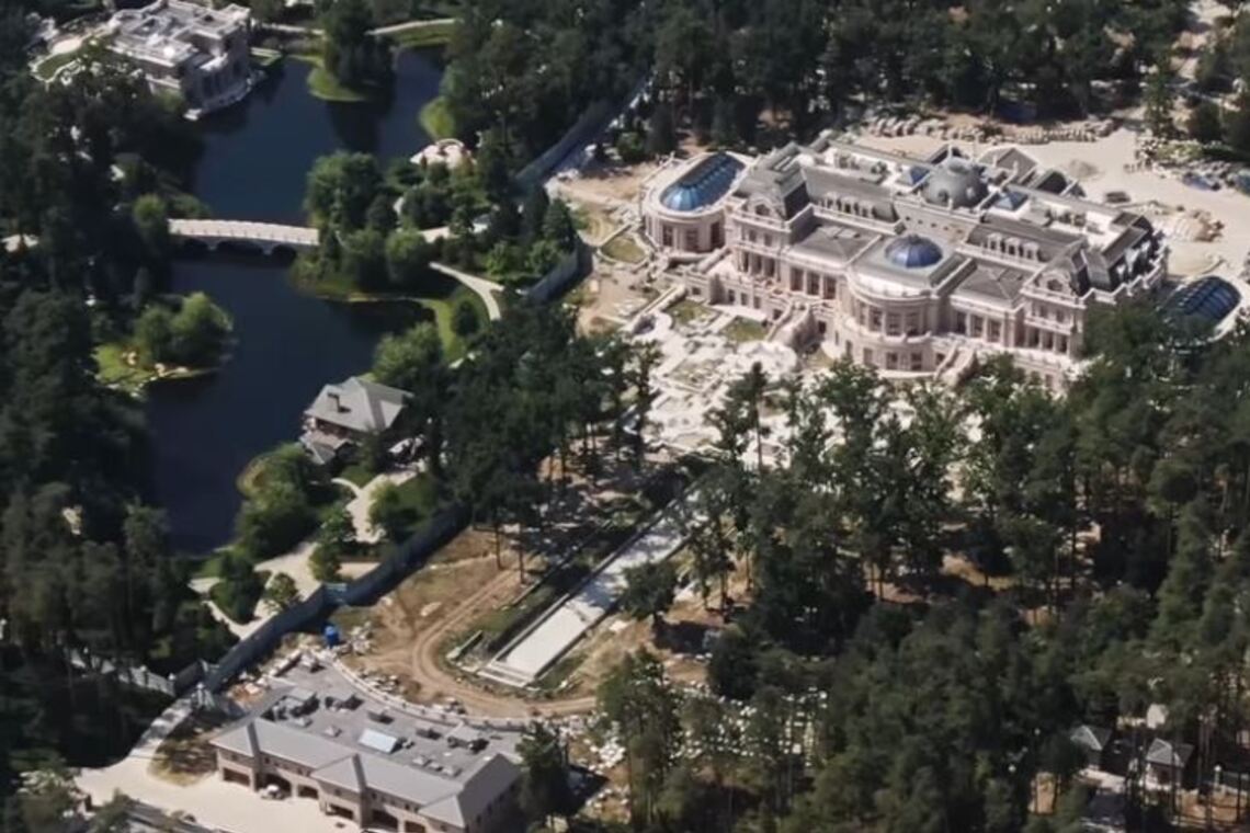 Величезний палац на 25 гектарах: Ахметов побудував під Києвом приватне королівство, відео та фото