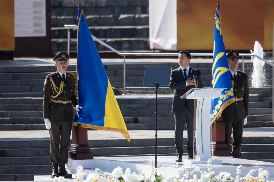 'Дно все ближе': украинцы в шоке от 'креатива' на День независимости от Зеленского