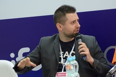 'Закройте срочно казино, но только не ваше': блогер высмеял Арахамию из-за Авакова и Луценко