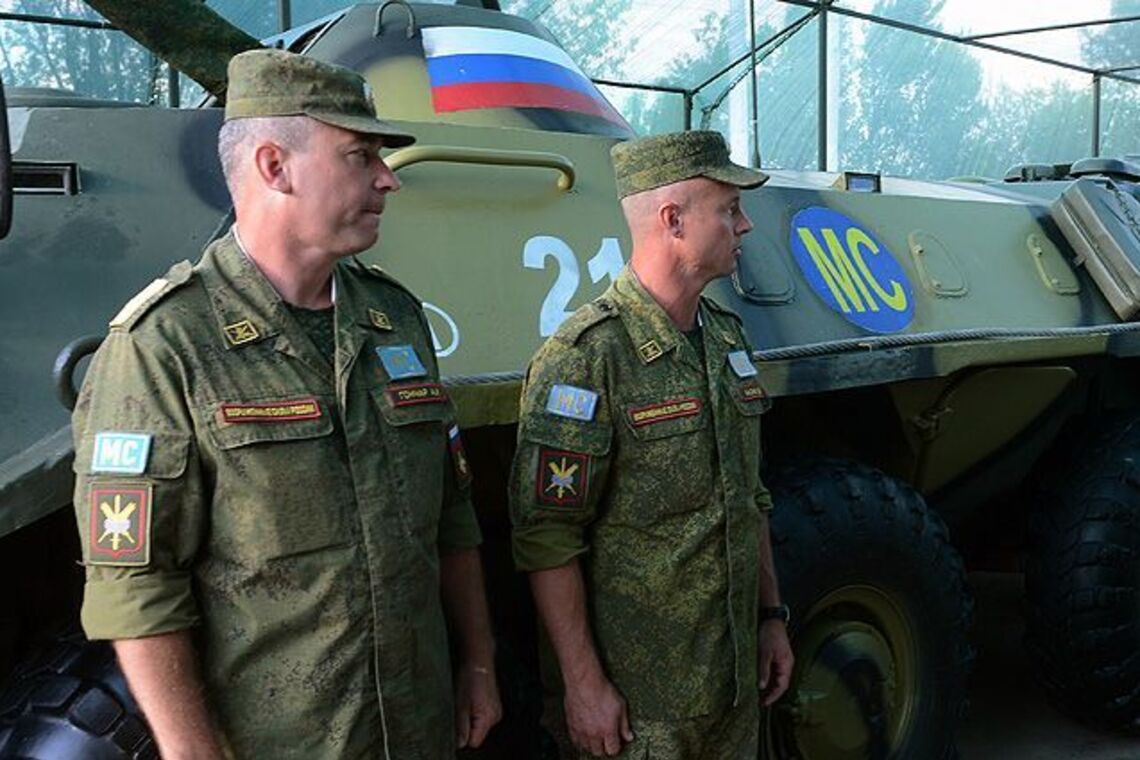 Мнение эксперта: на Донбасс официально могут ввести 'российских миротворцев'