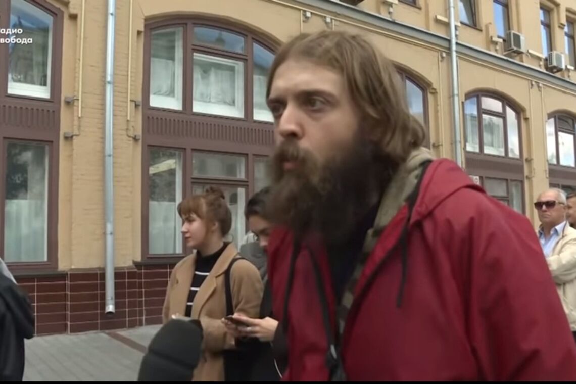 Зірка 'Інтернів' прийшов до Путіна через Устинова і зробив звернення, відео