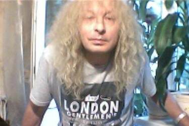 'Неотразим! А что с плавками?' Рок-певец Игорь Дженджера поразил сеть своими фото