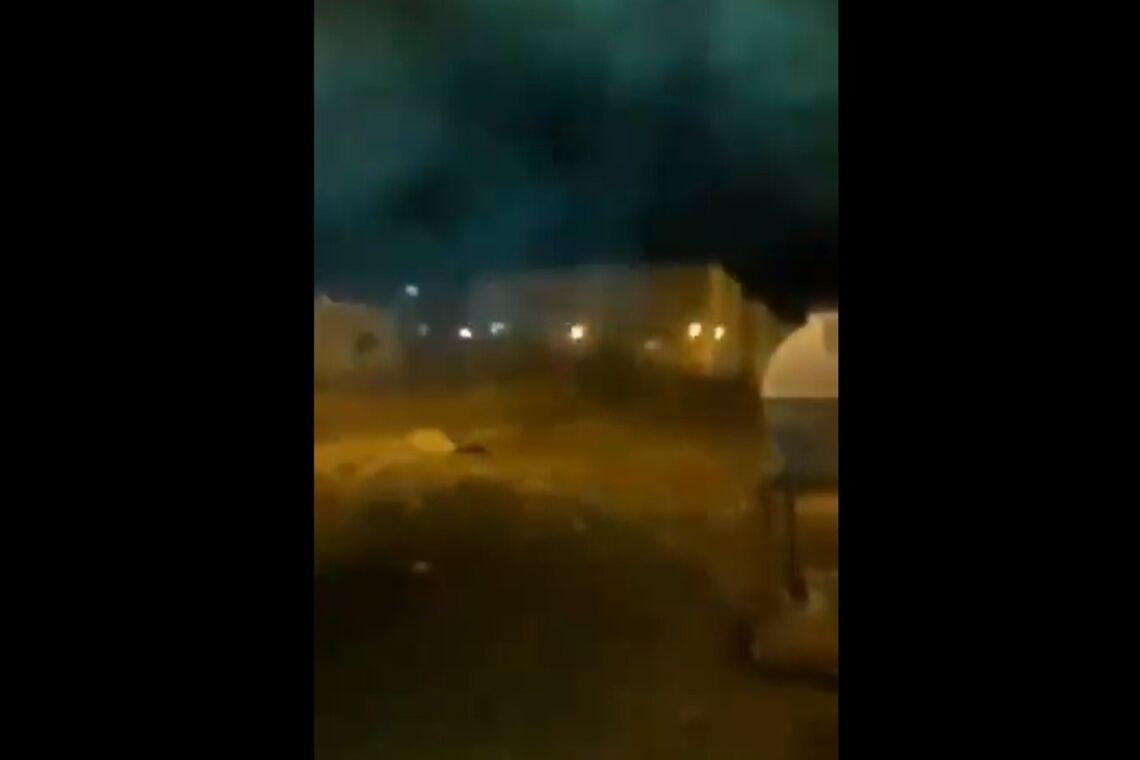 Опубликовано видео возможного удара ракеты по самолету МАУ в Иране