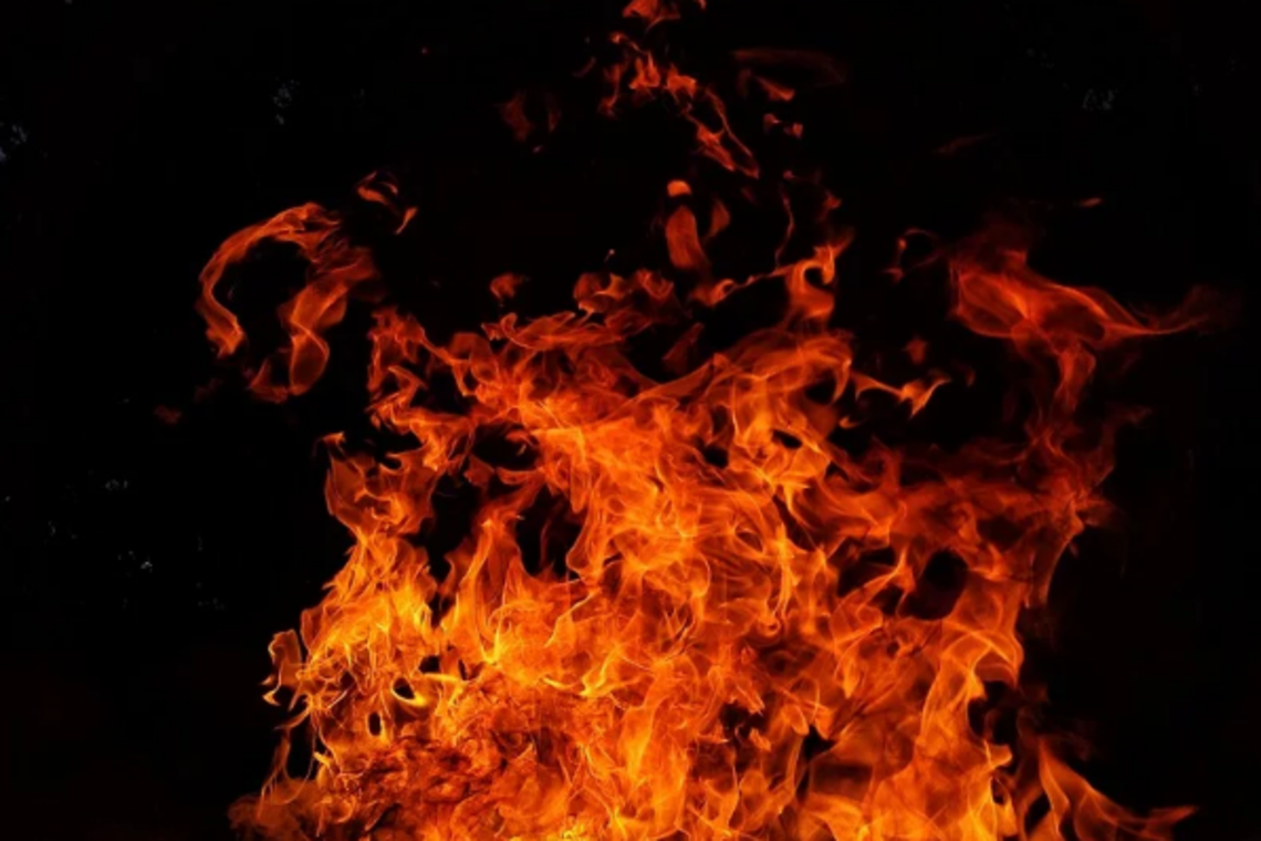 В Днепропетровской области трагедия: в пожаре погибли двое мужчин, их мать и сестра повесилась