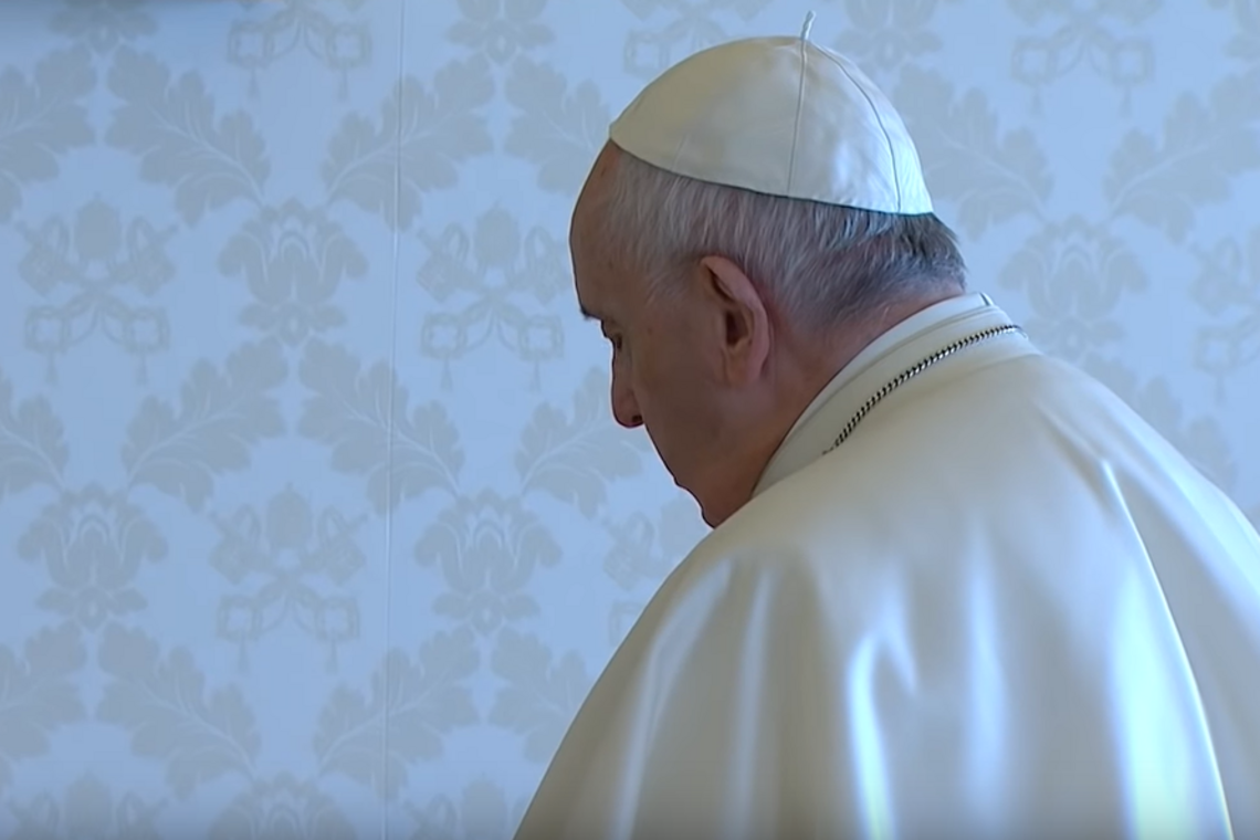 Отче наш: слова на русском и украинском, видео молитвы Папы Римского
