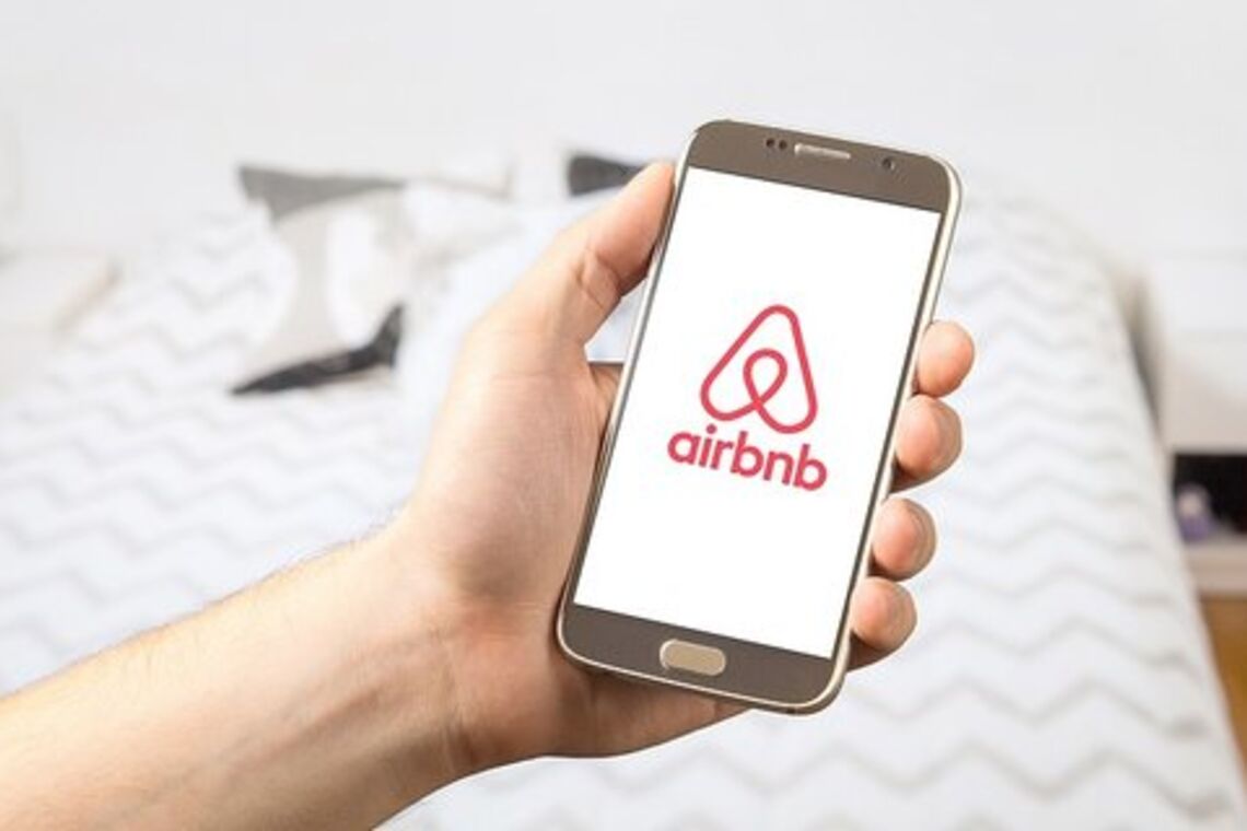 Акции Airbnb подорожали в два раза после IPO