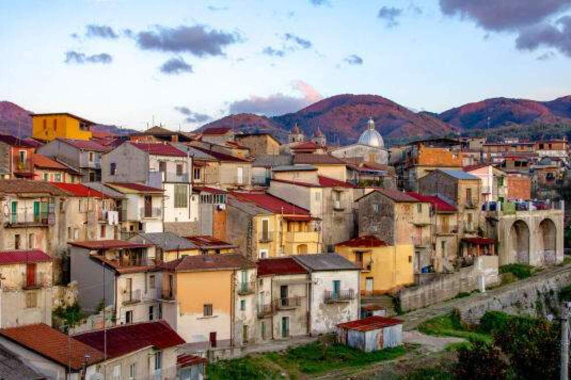 В Италии начали продавать дома за один евро