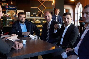 Зеленского не смогли оштрафовать из-за неприкосновенности