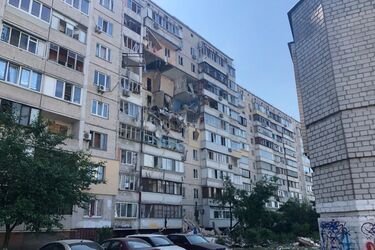 У Києві вибухнув будинок на Позняках. Фото з місця подій