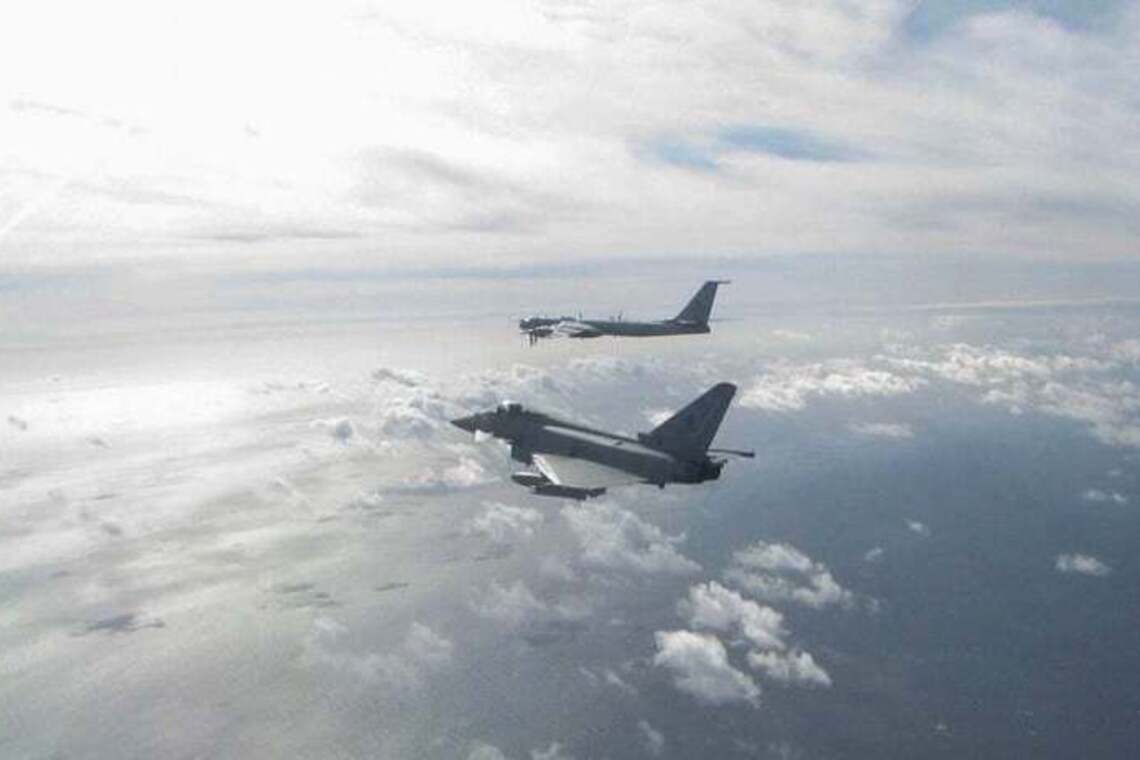 Британские истребители перехватили два самолета РФ вблизи Шотландии