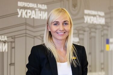 Олександра Устінова