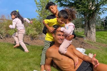 Роналду со своими детьми