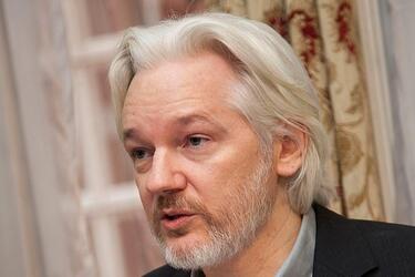 Джуліан Ассанж