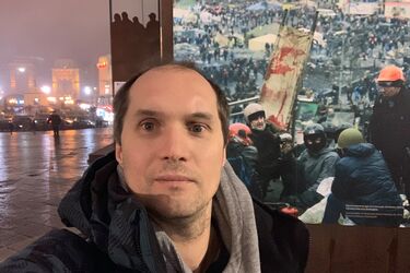 Юрий Бутусов