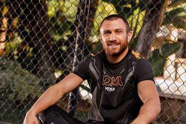 Василий Ломаченко