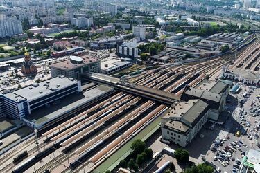 В Киеве закрыли Центральный ж/д вокзал и станцию метро 'Крещатик' из-за угрозы минирования