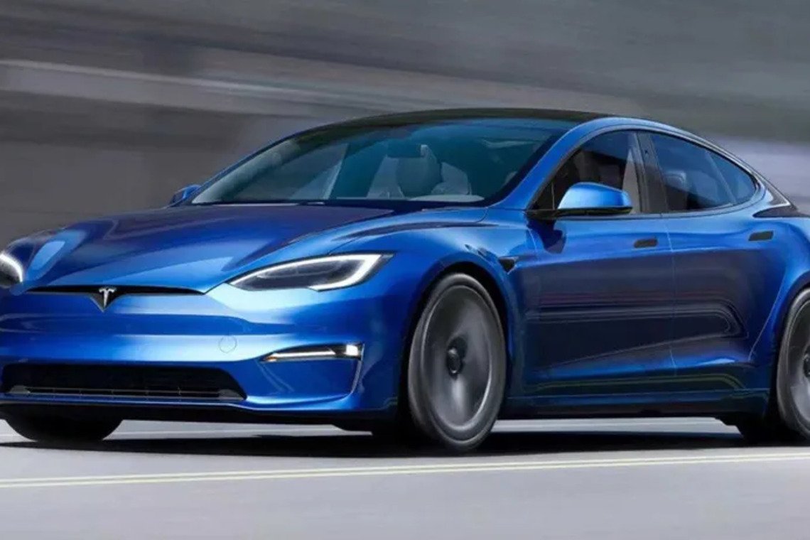 Илон Маск отменил выпуск самого быстрого автомобиля Tesla