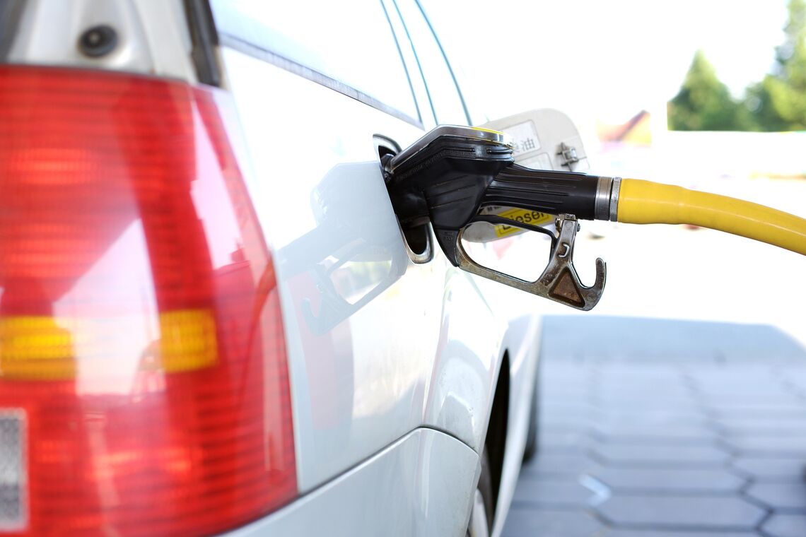 Максимальные цены на бензин и дизель в Украине повысили: в Кабмине показали новые цифры