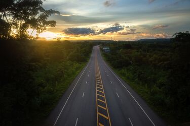 В Україні планують збудувати шість платних автобанів. На яких дорогах