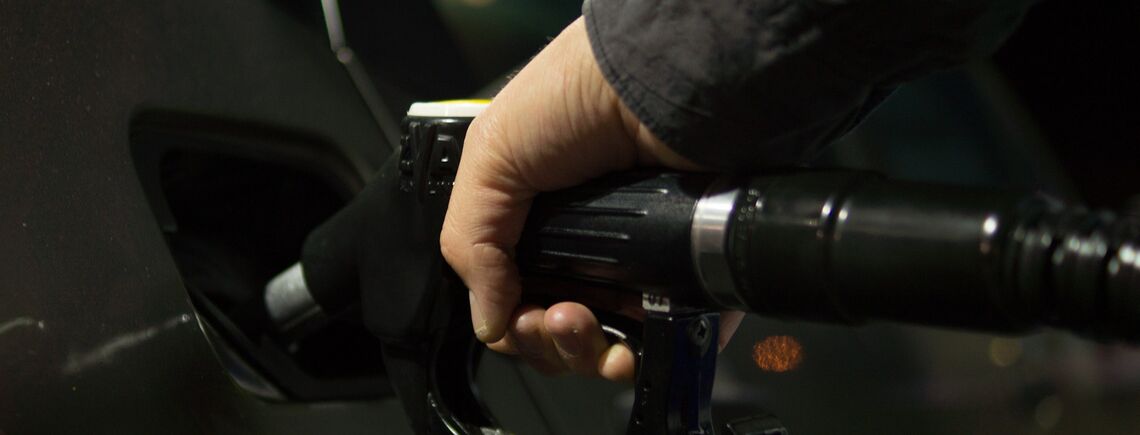 Якими будуть ціни на бензин і дизпаливо в Україні: озвучений прогноз
