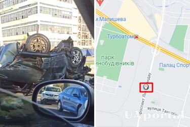 Сплющило в металлический куб: В Харькове автомобиль на полной скорости влетел в бетонный блокпост (видео)