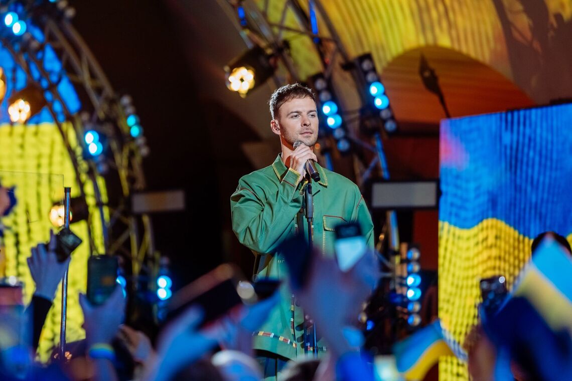 Співак Макс Барських назвав суму, віддану для ЗСУ після гастролей