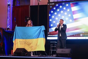 У Чикаго українка купила прапор за 69 тис доларів на аукціоні