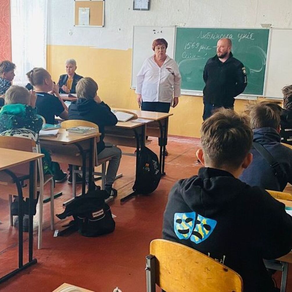 Киевский школьник напоил своего одноклассника чаем с антисептиком